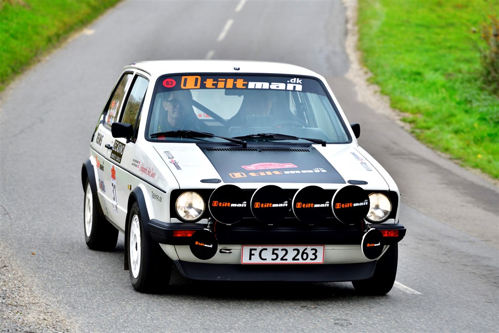 Manglede halvandet sekund i at vinde: Kim Kjærsgaard Frandsen fra Malling og Jan Østergaard fra Juelsminde blev nr. 2 i Oresund Rally i deres VW Golf GTI fra 1979.
(Foto: Michael Eisenberg)